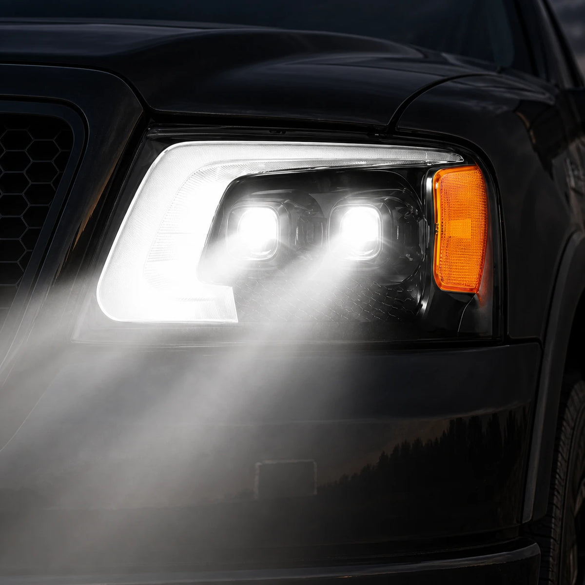 2004-2008 Ford F-150 & 2006-2008 Lincoln Mark LT LED Dual Projector Headlights — lights on close-up with white DRL — H-F150-04