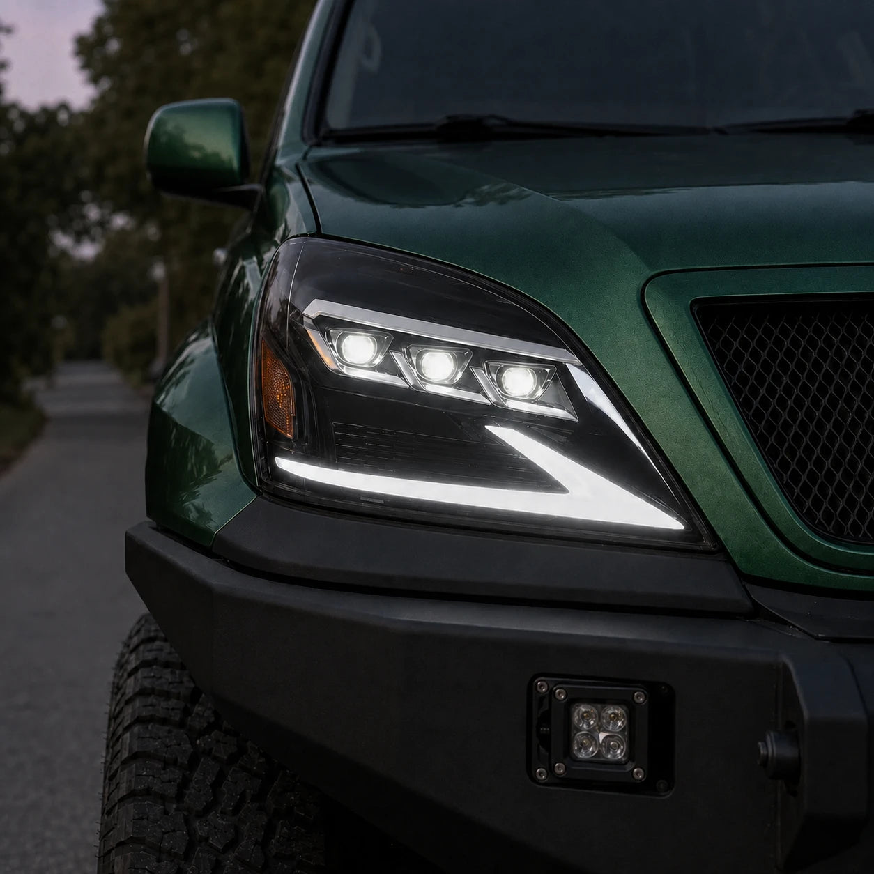 2003-2009 Lexus GX470 LED Triple Projector Headlights Assembly — light effect in night — H-GX470-03