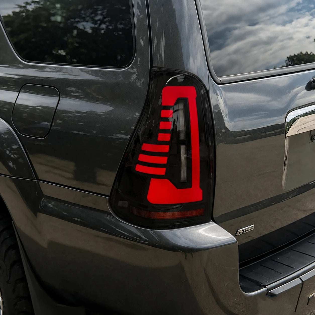2003-2009 Toyota 4Runner Sequential LED Tail Lights — parking close-up — T-4RN03