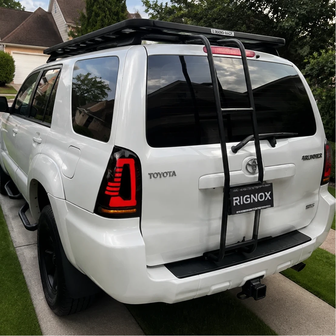 2003-2009 Toyota 4Runner Sequential LED Tail Lights — parking in daylight — T-4RN03