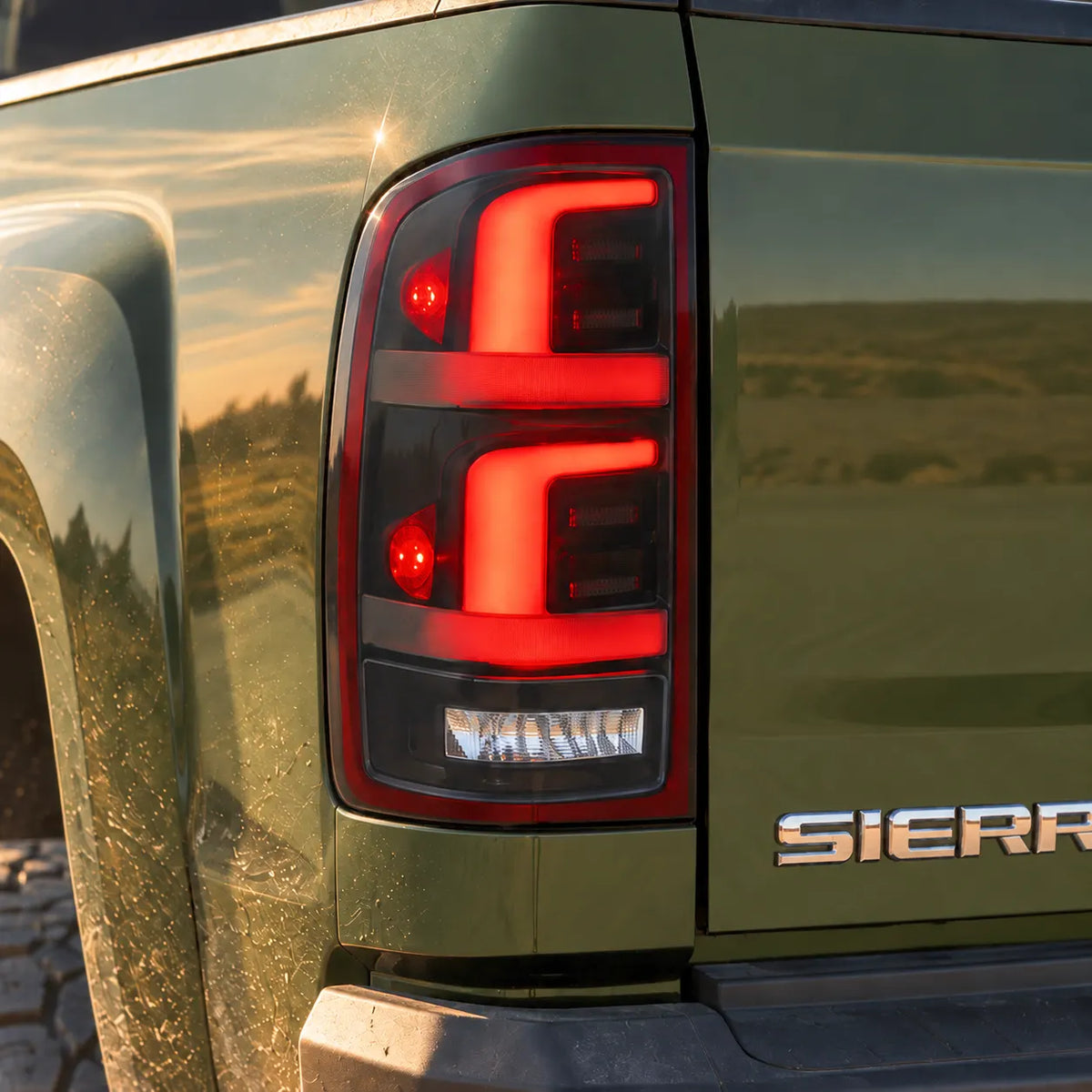 2007-2013 GMC Sierra 1500 & 2007-2014 Sierra 2500HD/3500HD (GMT900) LED Tail Lights Assembly — Pair — Running Light Close-Up — T-SRA07-SR