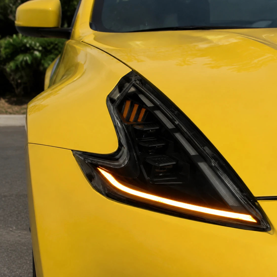 2008-2021 Nissan 370Z Z34 LED Triple Projector Headlights — sequential turn close-up — H-370Z